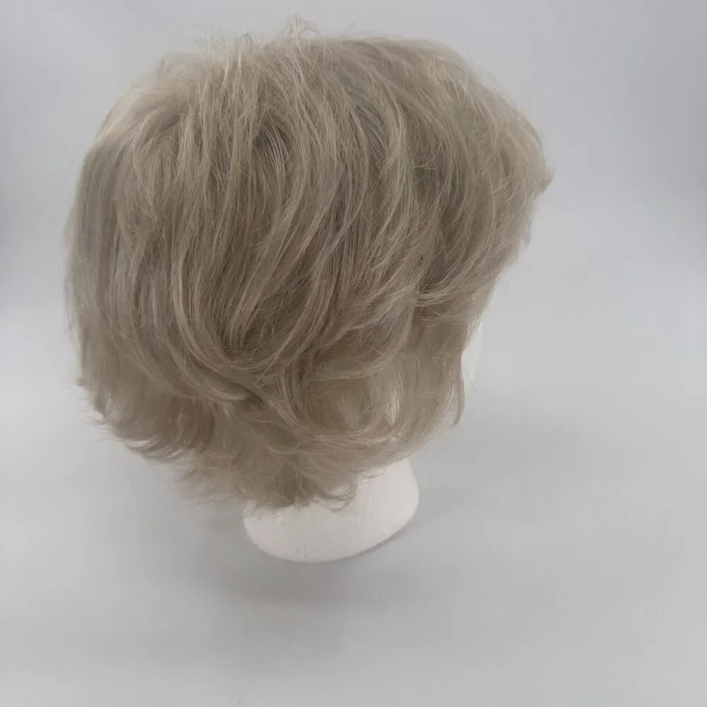 Tony of Beverly Kris Wig Women Iced Champagne Short Layered Vintage Japan